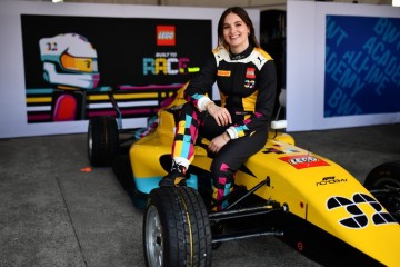 开云体育下载APP-当四成F1观众已是女性，女车手们正加速驶入F1赛场|赛车运动|赛车手|赛车|学院|比赛_新浪体育_新浪新闻